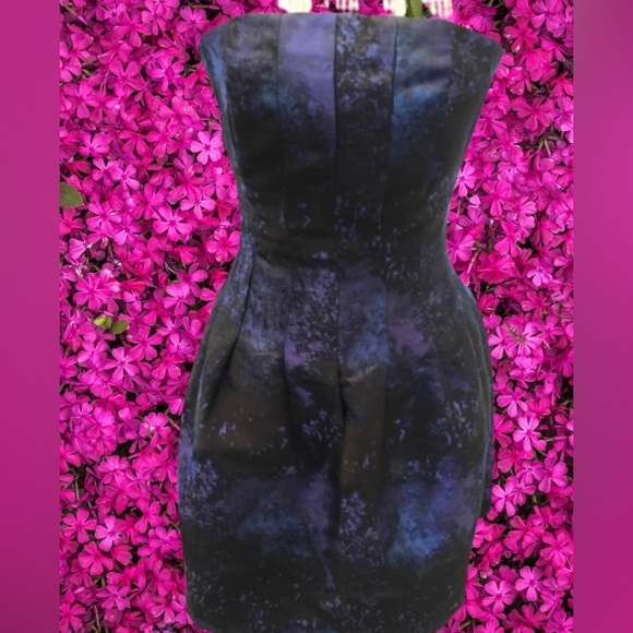 H&M Dresses & Skirts - Strapless H&M Mini Dress